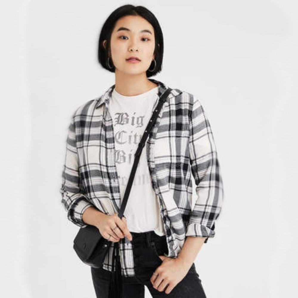 American Eagle Ahhmazingly Soft Black Plaid Boyfriend Button Down Shirt Womens M